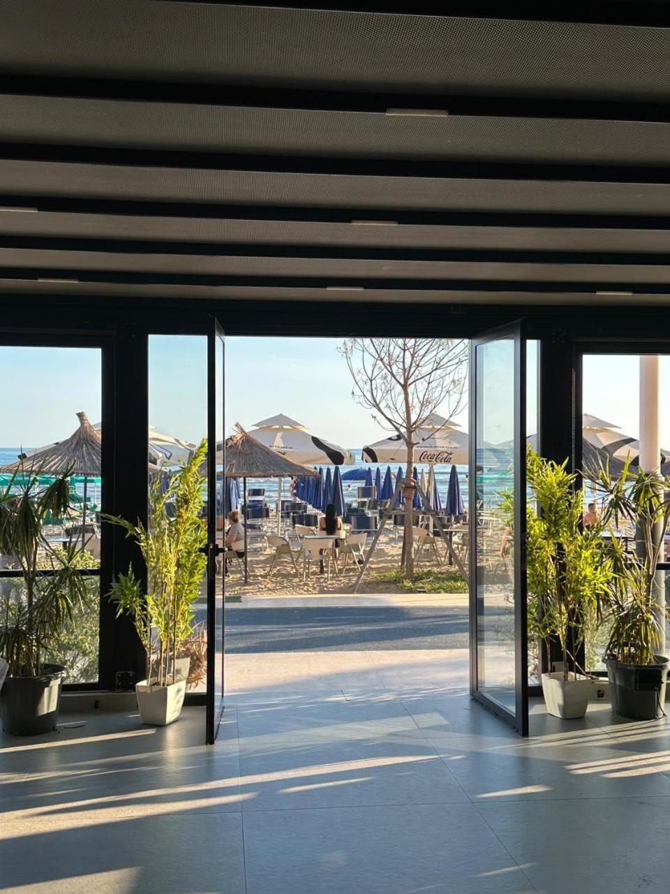 La Playa - Seaside Guest * Durrës